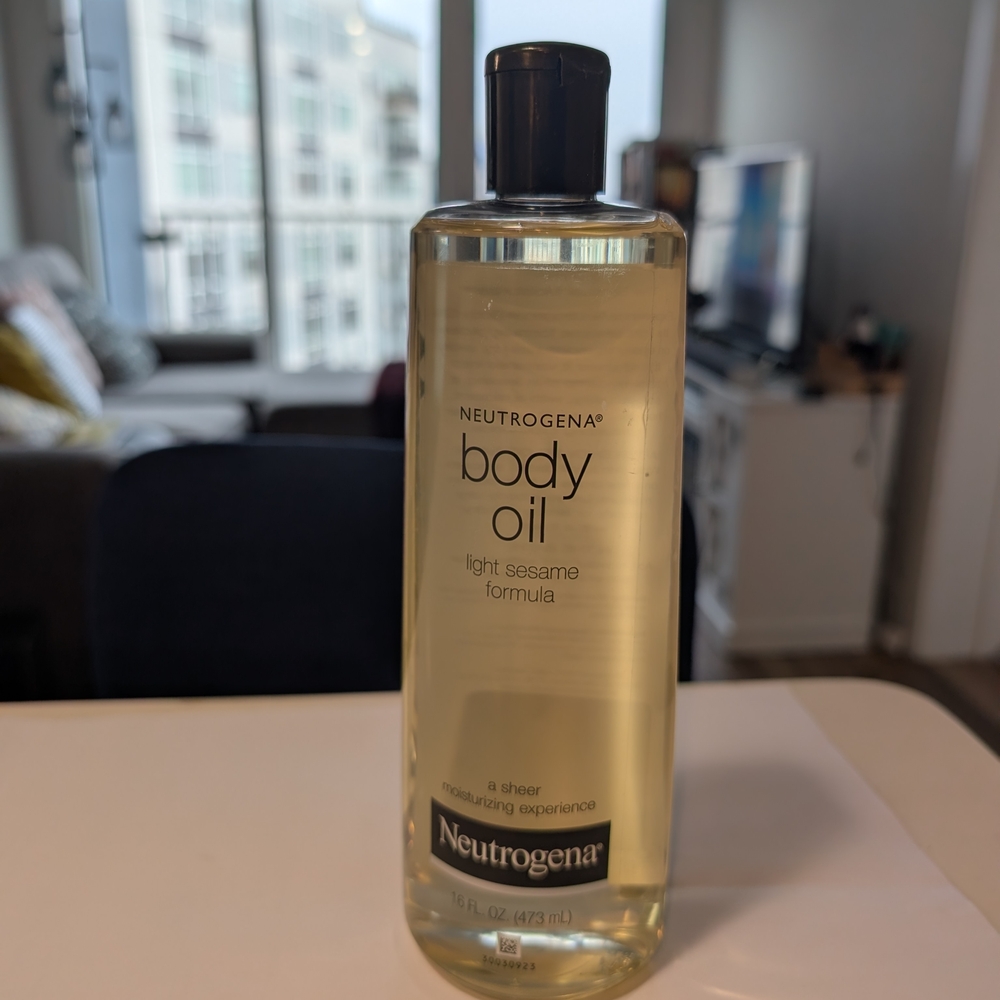 Neutrogena Body Oil - Sheer Moisturizing Experience